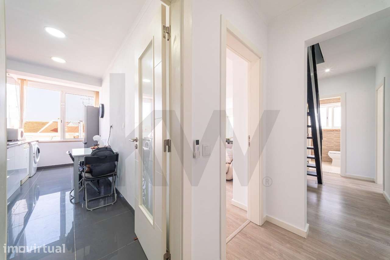 Apartamento Duplex Totalmente Remodelado com Varanda Suíte e Closet - Grande imagem: 3/28