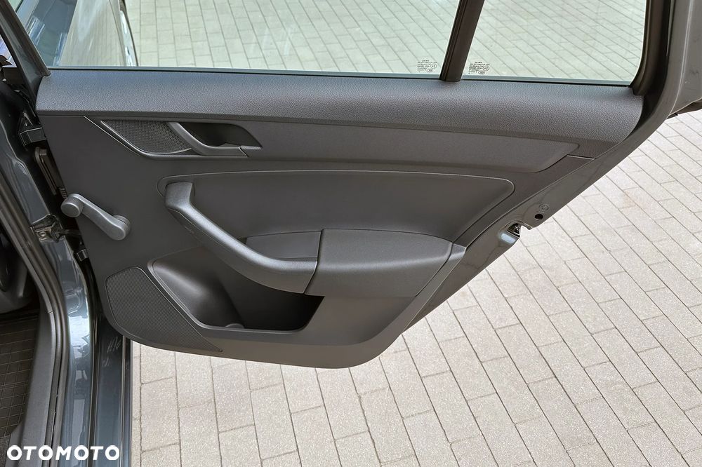 Skoda RAPID - 32