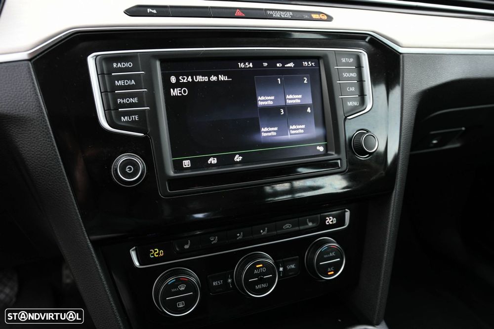 VW Passat Variant 2.0 TDI Highline - 16