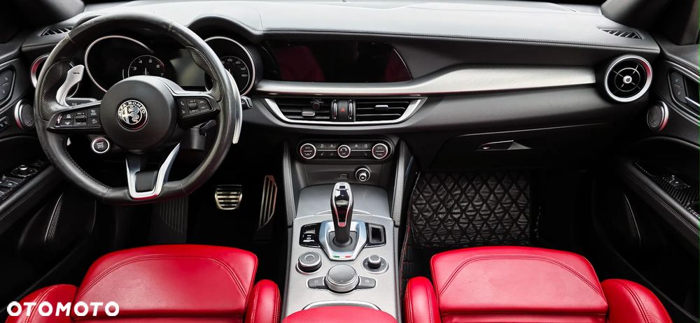 Alfa Romeo Stelvio 2.0 Turbo 16V AT8-Q4 Veloce Ti - 17