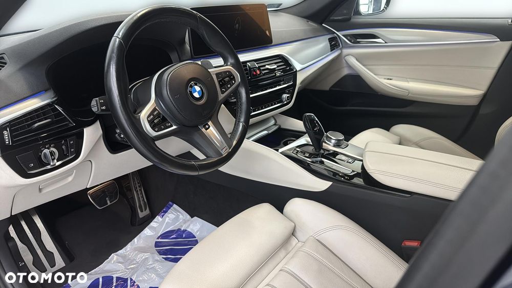 BMW Seria 5 540d xDrive mHEV M Sport sport - 10