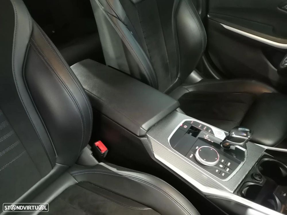 BMW 320 d Pack M Auto - 19