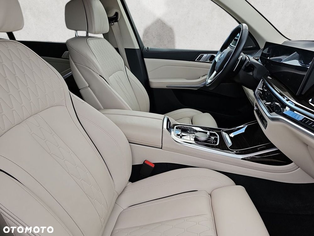 BMW X7 xDrive40d mHEV - 16
