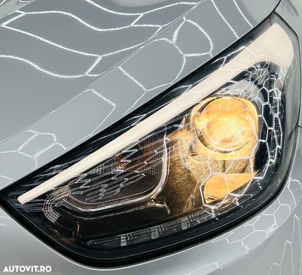 Hyundai ix35 1.6 2WD Fifa World Cup Edition - 11