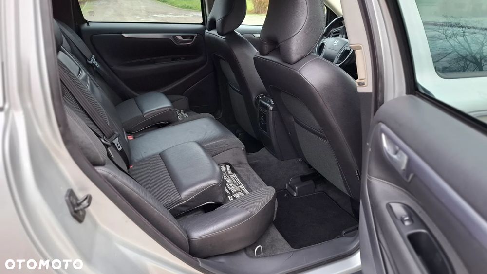 Volvo V70 2.4 Silver Edition - 20