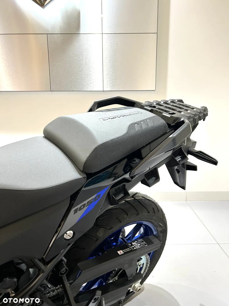 Suzuki V-STROM - 4