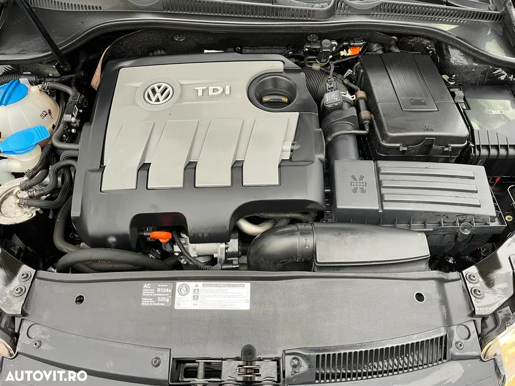 Volkswagen Golf 1.6 TDI DPF BlueMotion - 8