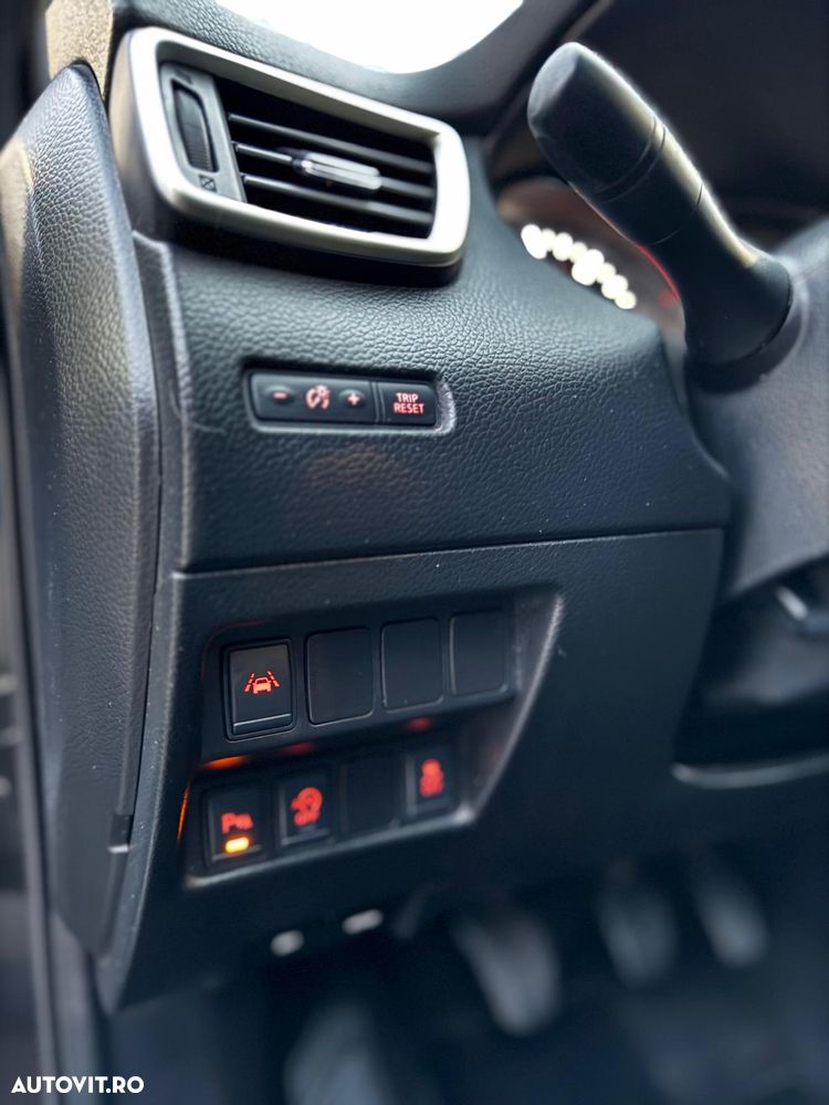 Nissan Qashqai 1.6 DCI TEKNA - 11