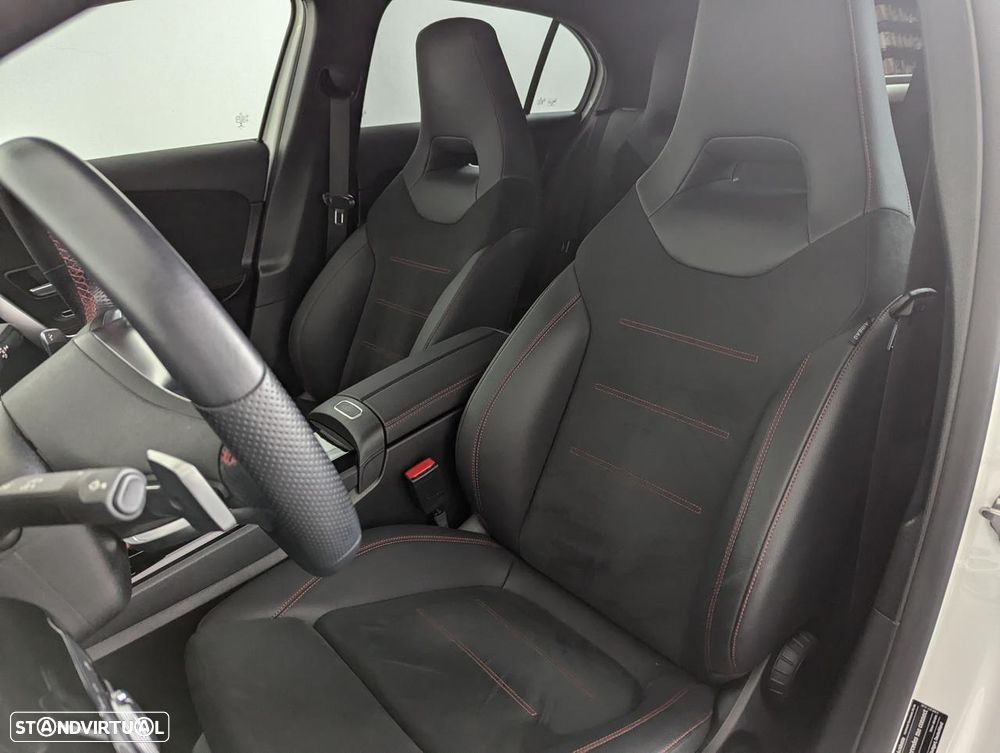Mercedes-Benz A 250 e AMG Line - 18