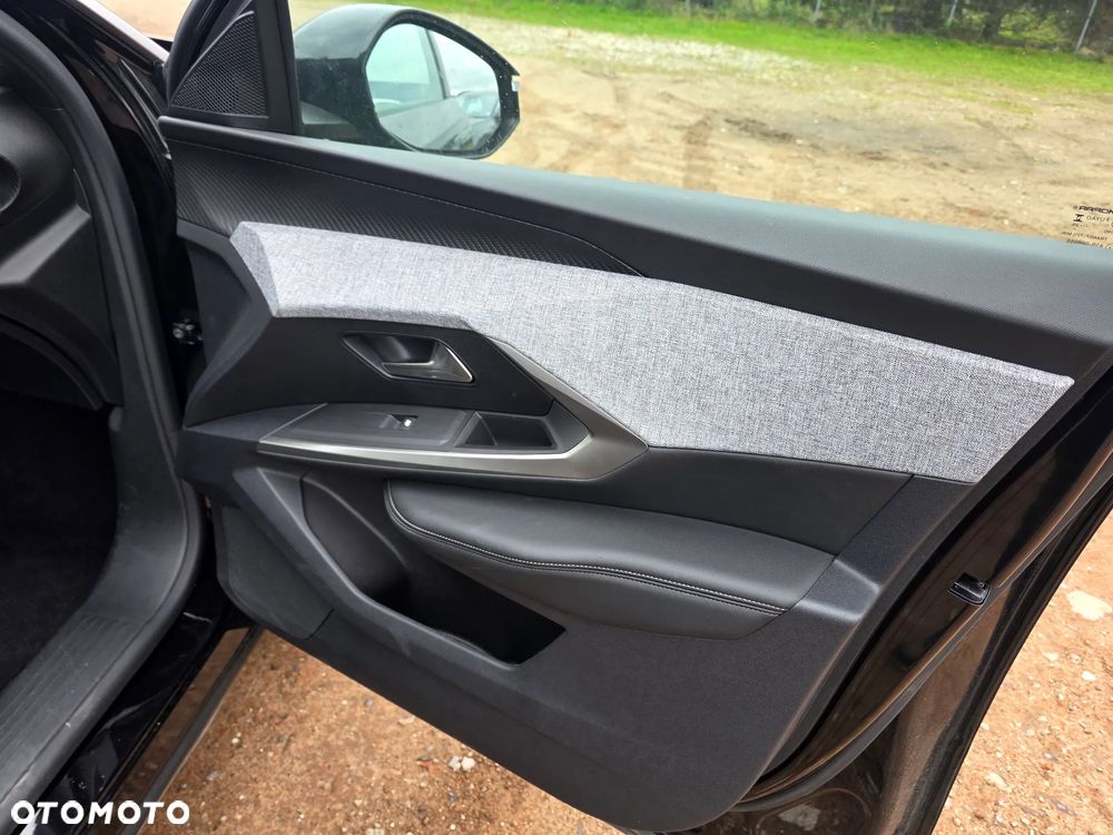 Peugeot E-5008 210 Allure - 37