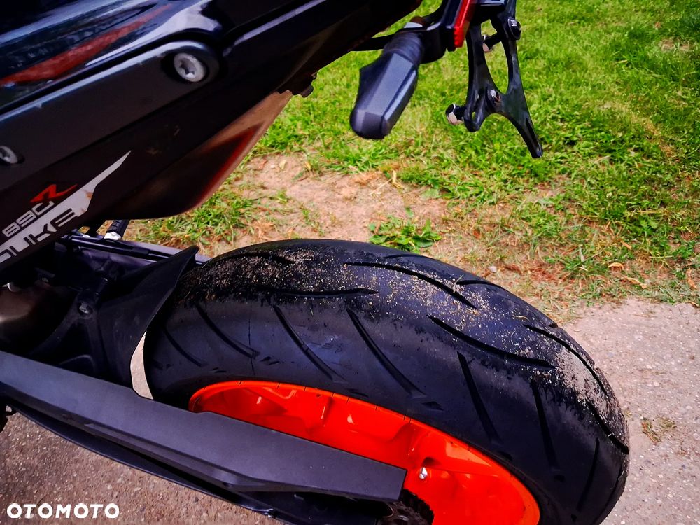 KTM DUKE 890 - 12