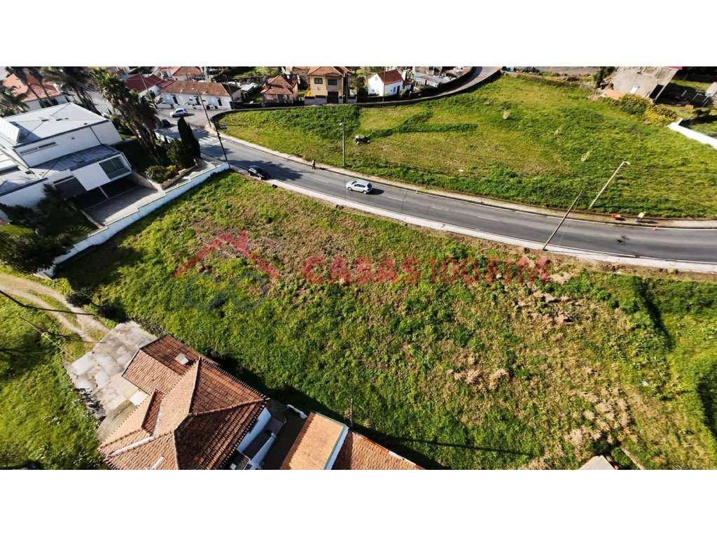 Terreno em Santiago de Riba-UL, Oliveira de Azeméis - Grande imagem: 2/6