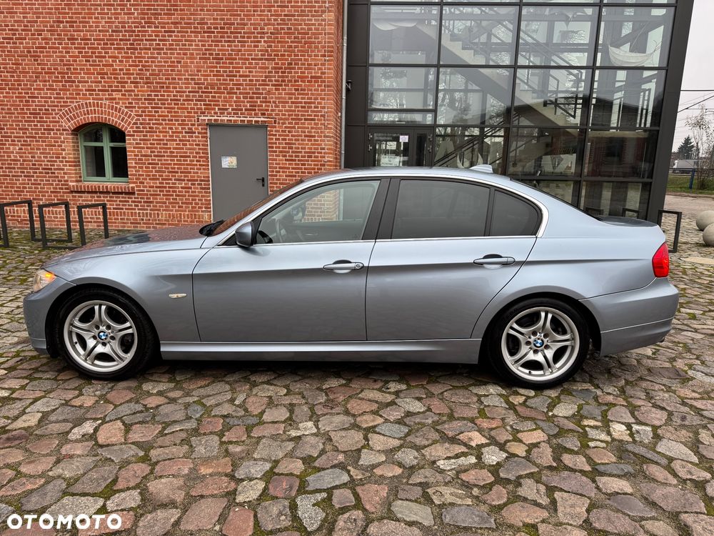 BMW Seria 3 320i Edition Sport - 12