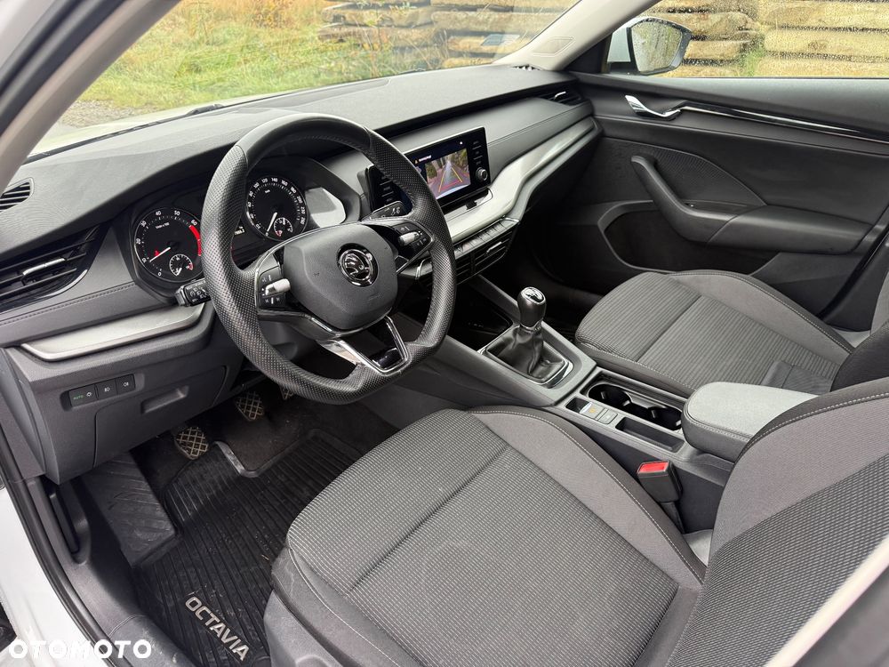 Skoda Octavia 1.5 TSI Selection Plus - 10