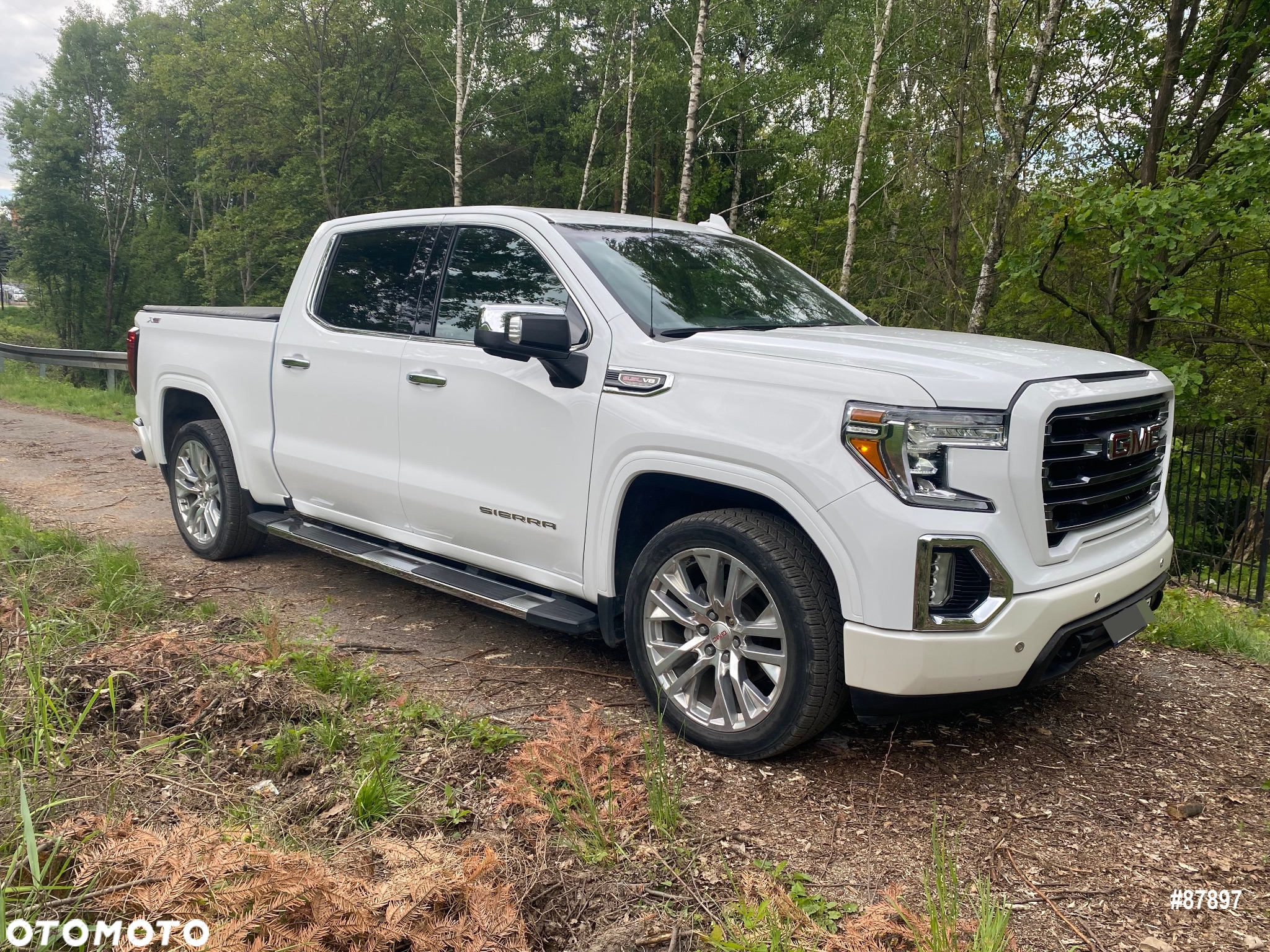 GMC Sierra - 2