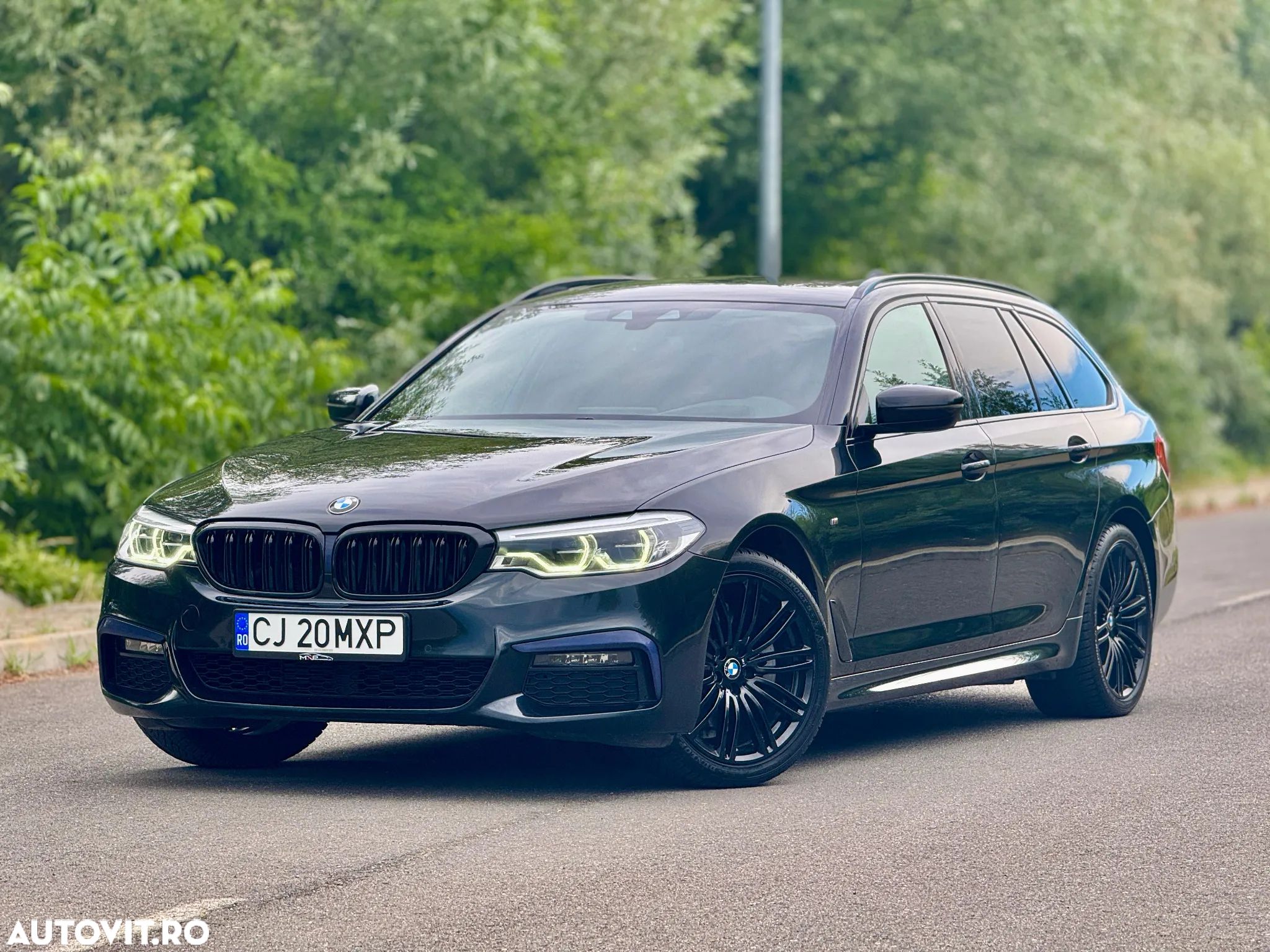 BMW Seria 5 520d Touring Aut. M Sport Edition - 1