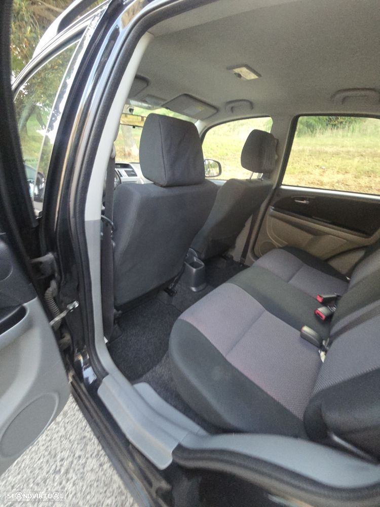 Suzuki SX4 1.5 GLX Outdoor Line - 28