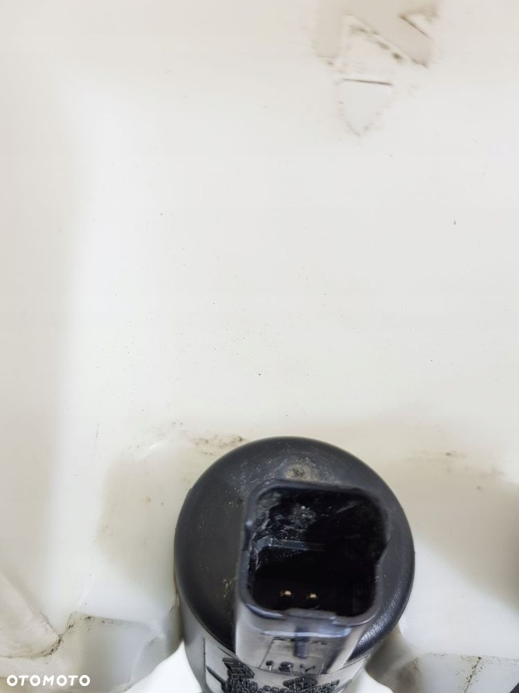 zbiorniczek spryskiwaczy aygo i citroen c1 eu - 9