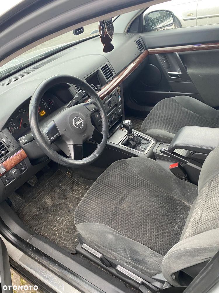 Opel Vectra 2.2 - 14