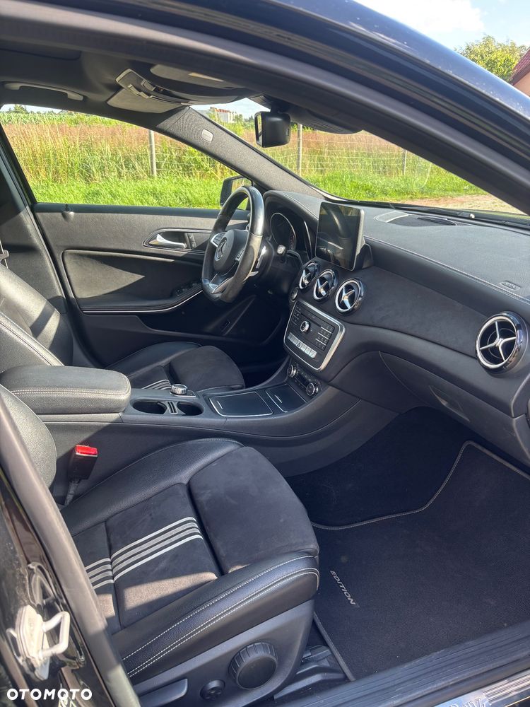 Mercedes-Benz GLA 200 7G-DCT - 11