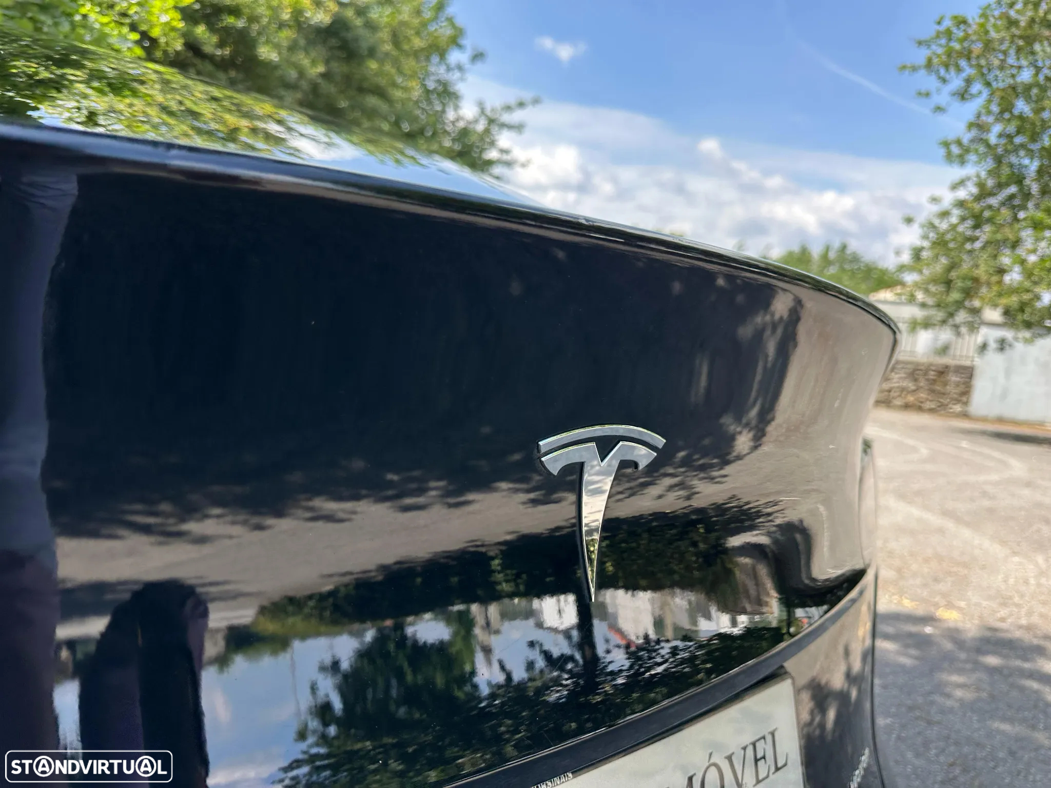 Tesla Model Y Long Range Dual Motor AWD - 16