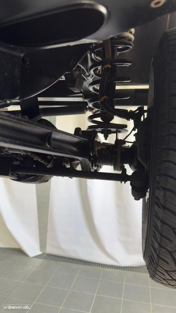 Land Rover Defender 110 DPF SE - 21