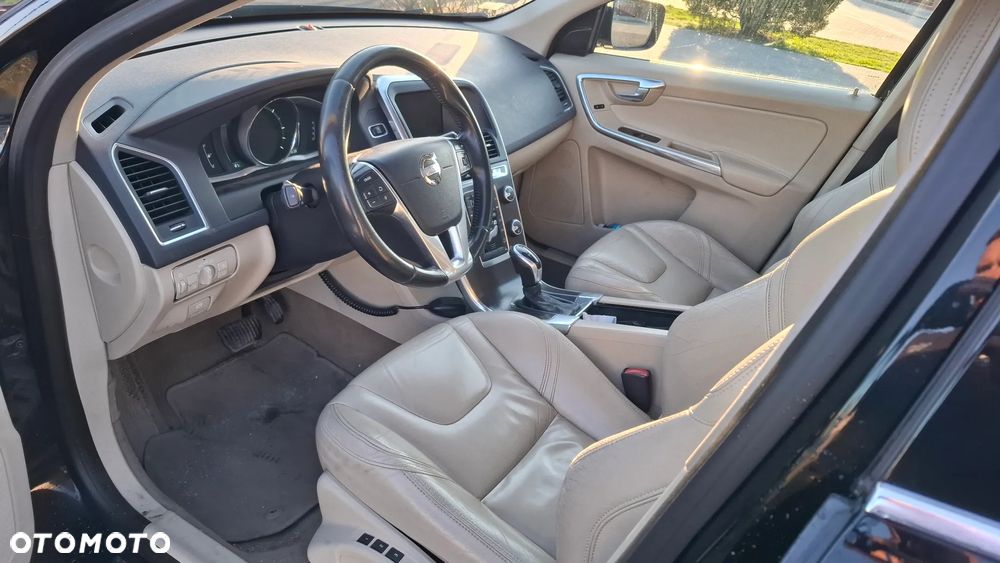 Volvo XC 60 D5 AWD Momentum - 7