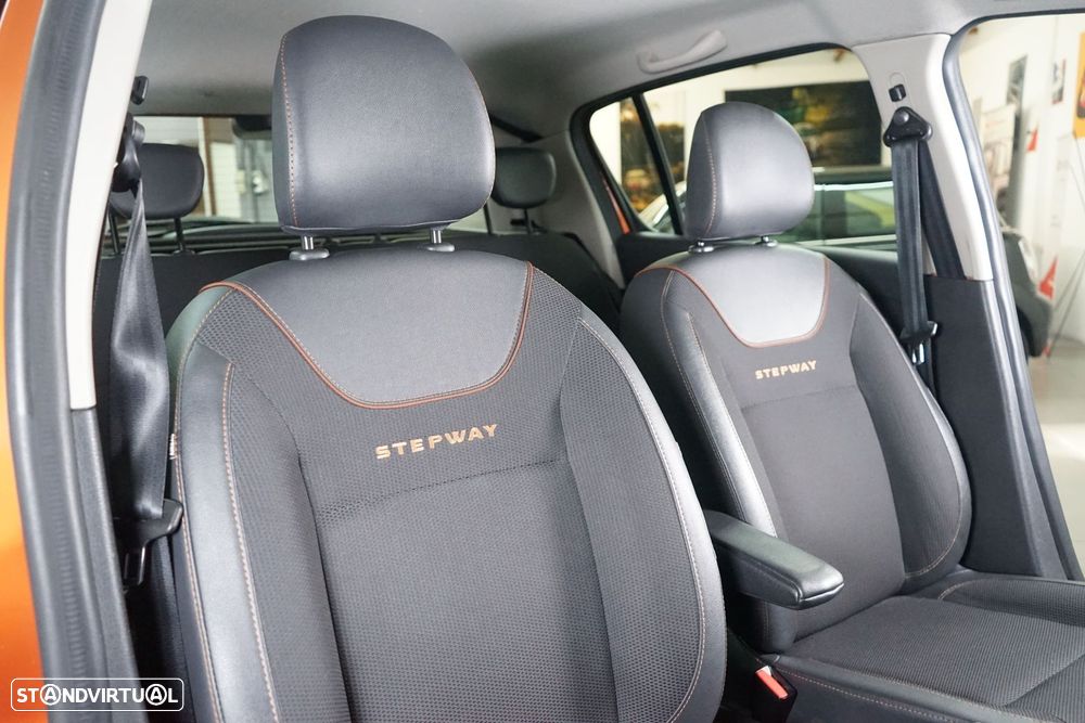 Dacia Sandero Stepway TCe 90 Easy-R S&S Celebration - 37