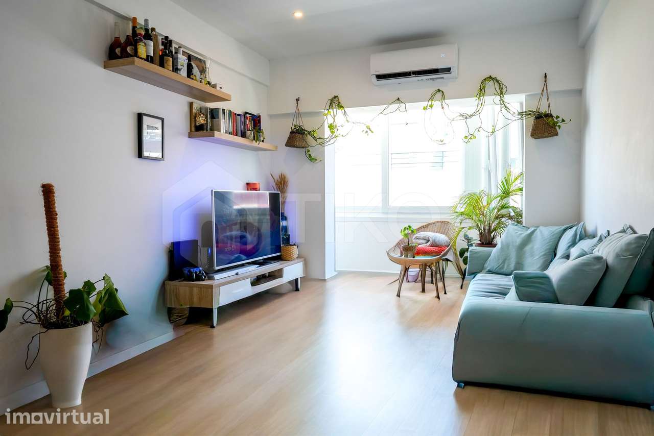 APARTAMENTO T1 REMODELADO, PRONTO A HABITAR E COM TUDO À PORTA - Grande imagem: 2/21