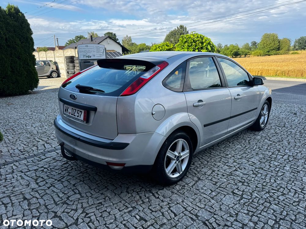 Ford Focus 2.0 16V Sport - 5