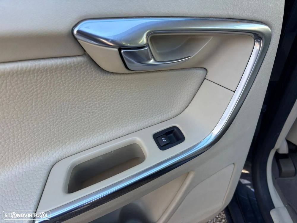 Volvo XC 60 2.0 D3 R-Design Geartronic - 41