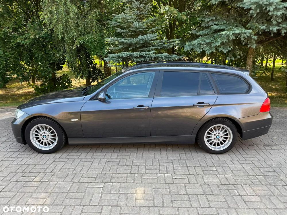 BMW Seria 3 320i - 11