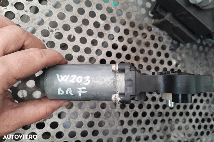 Motoras macara geam fata dreapta Mercedes-Benz C-Class W203/S203/CL20 - 1