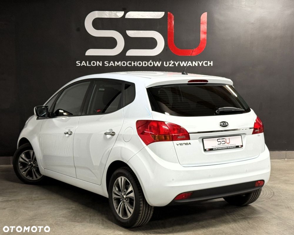 Kia Venga 1.4 CVVT UEFA EURO 2016 - 4