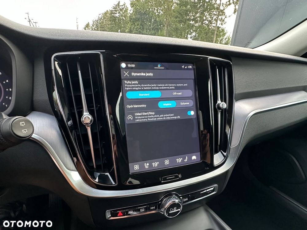 Volvo V60 Cross Country - 25