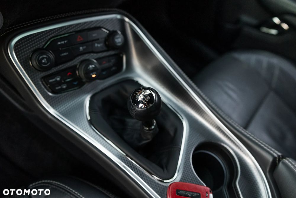 Dodge Challenger - 29