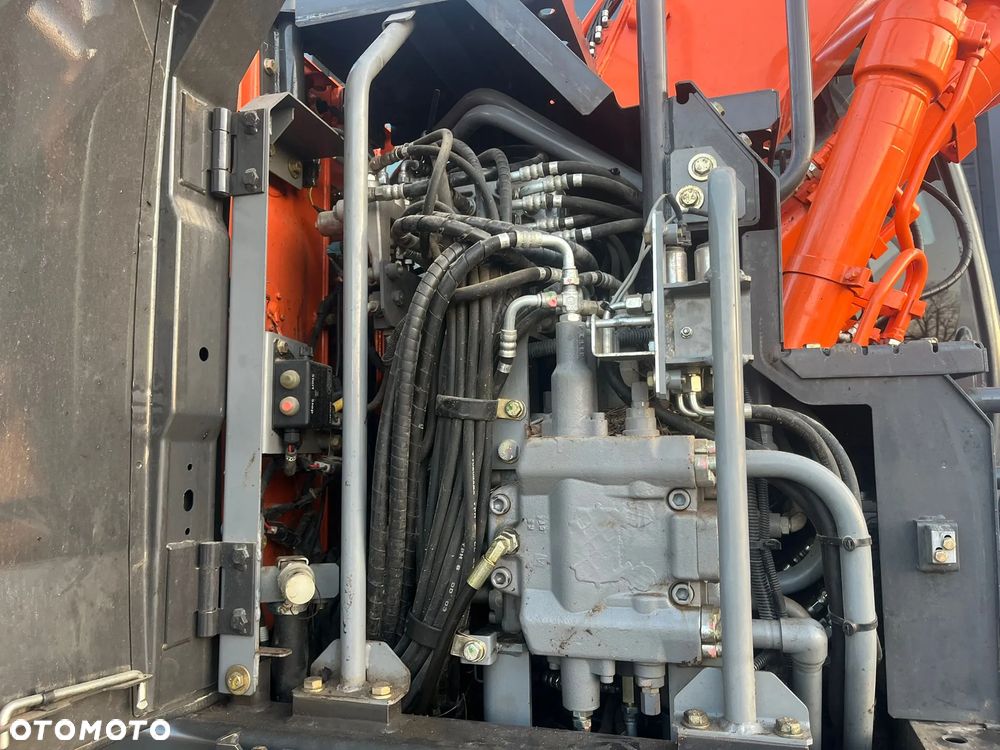 Hitachi ZX140W-5B - 12