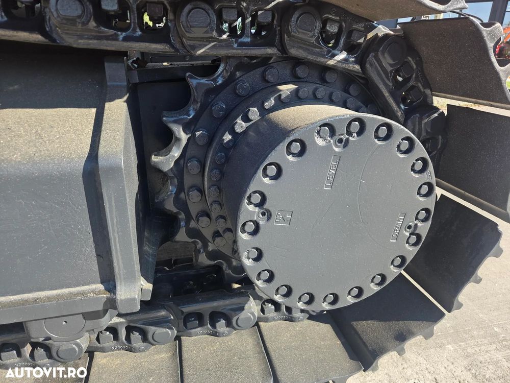 Hitachi ZX350LCN-6, 8.687h, CUPLA RAPIDA, cupa 2,2mc dinti NOI, latime 2,99m, ad sapare 7m, lant 90% bun doar 595h deplasare, consum mediu 17l/h, inst picon, inst rotire pe brate, GRESARE AUTOMATA, camera spate, ridica 25t, PROMOTIE 97.900 EUR+Tva - 18