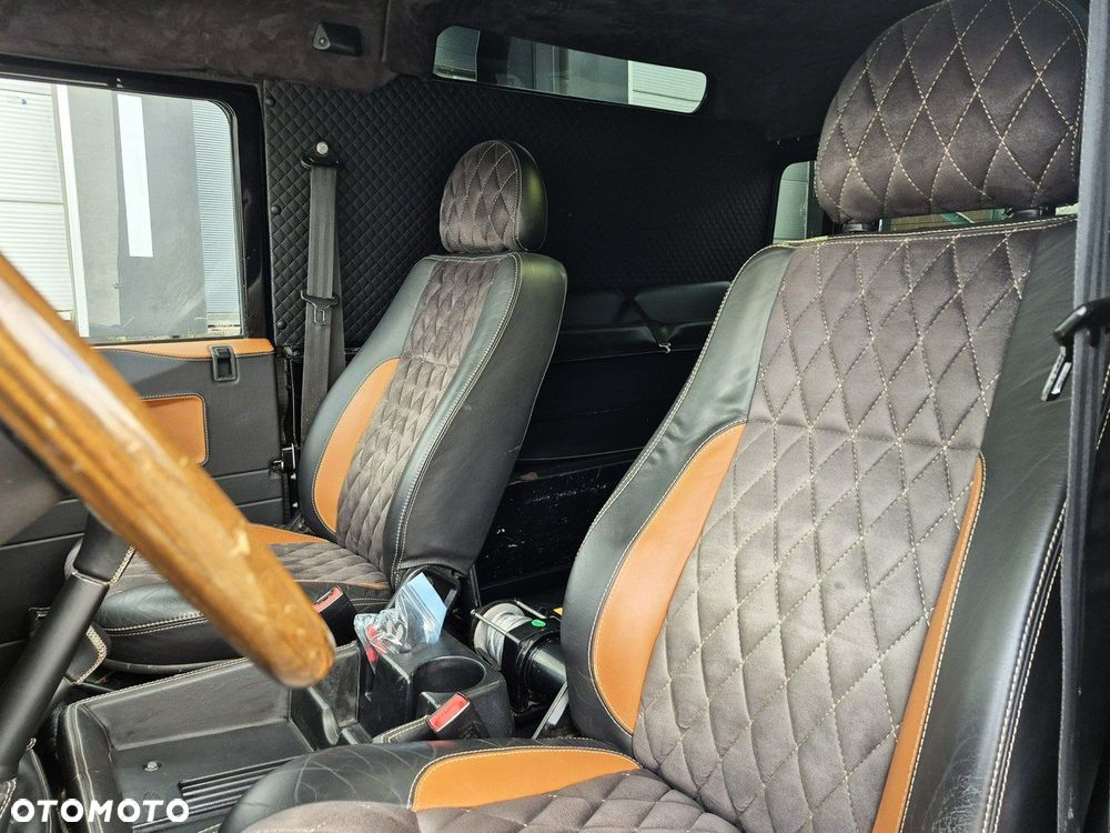 Land Rover Defender 2.2 TD4 E - 25