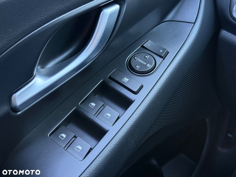 Hyundai i30 1.5 DPI Classic + - 12