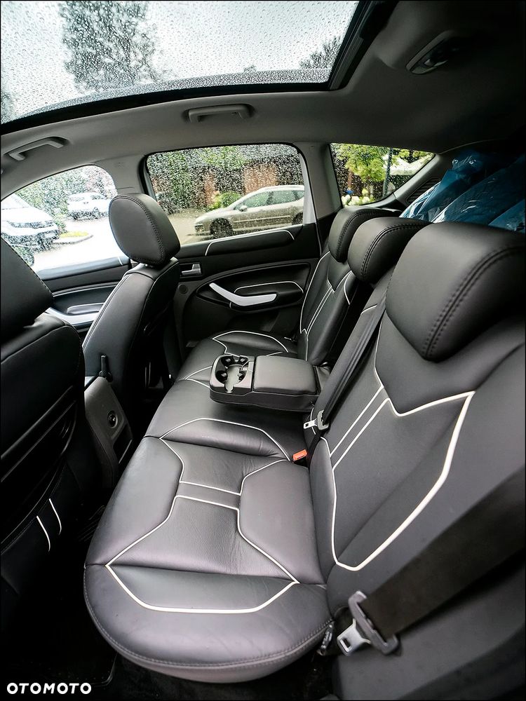 Ford Kuga - 31
