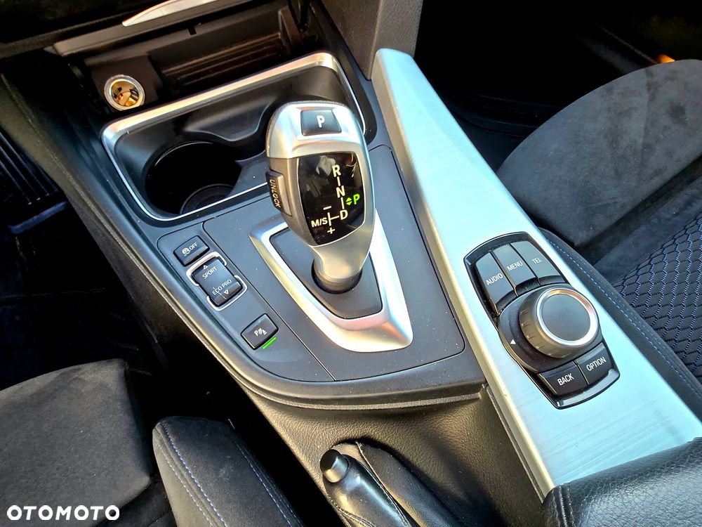 BMW 3GT 320d Sport-Aut - 29