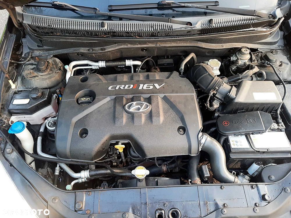 Hyundai Accent - 3