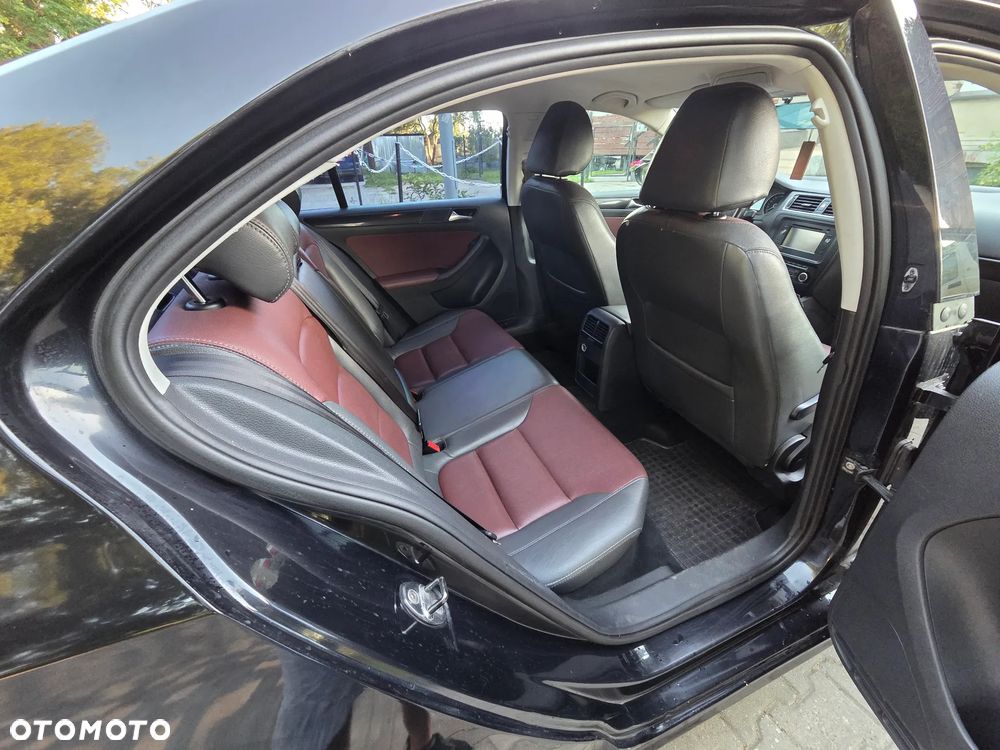 Volkswagen Jetta - 15