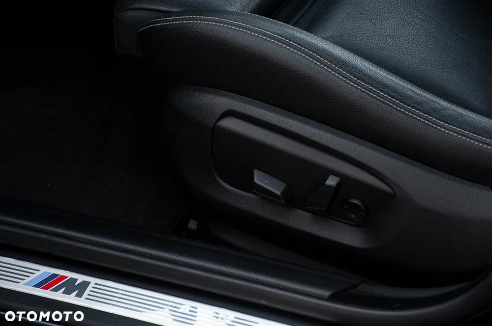 BMW Seria 5 520d Sport Line - 25