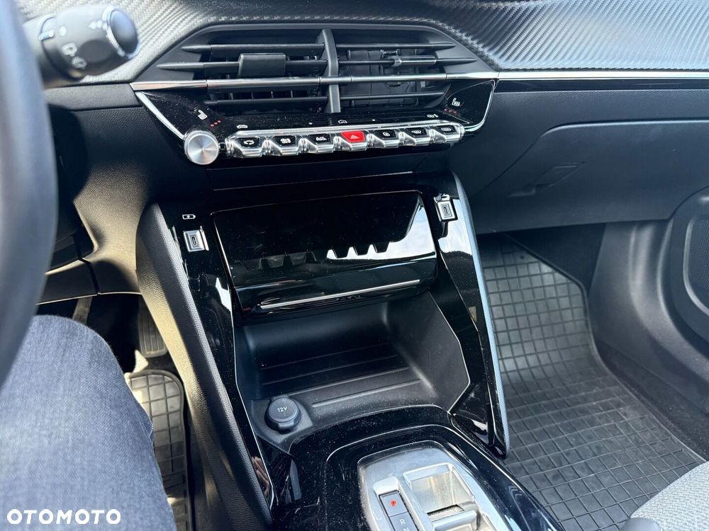 Peugeot 2008 1.2 PureTech Allure S&S EAT8 - 24