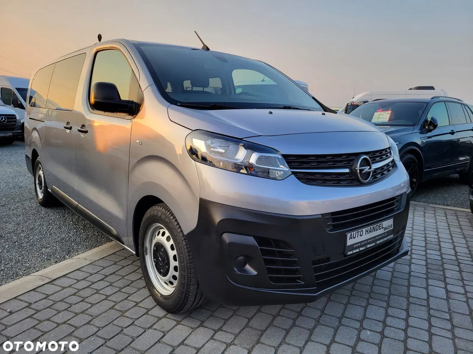 Opel VIVARO 1.6 CDTI - MAXI 9 OSÓB-KLIMA-ŁADNY-NAVI - 18