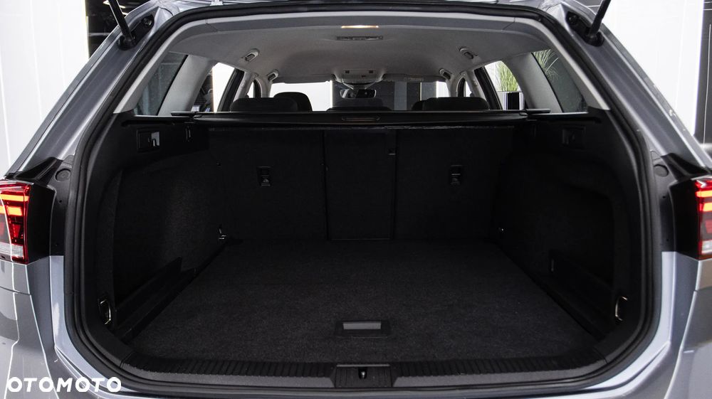 Volkswagen Passat Variant 1.5 TSI EVO Essence DSG - 17