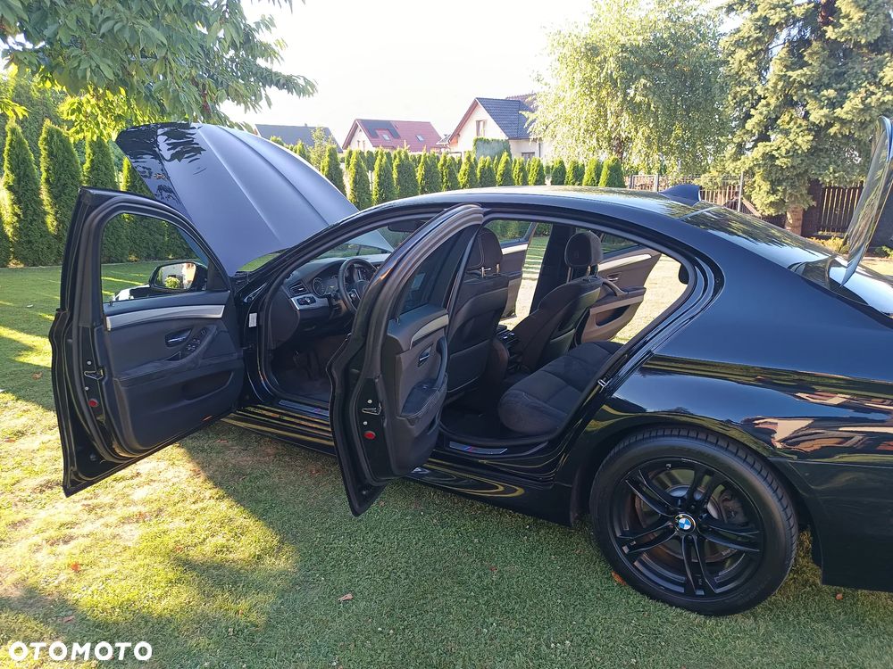 BMW Seria 5 520d xDrive - 23