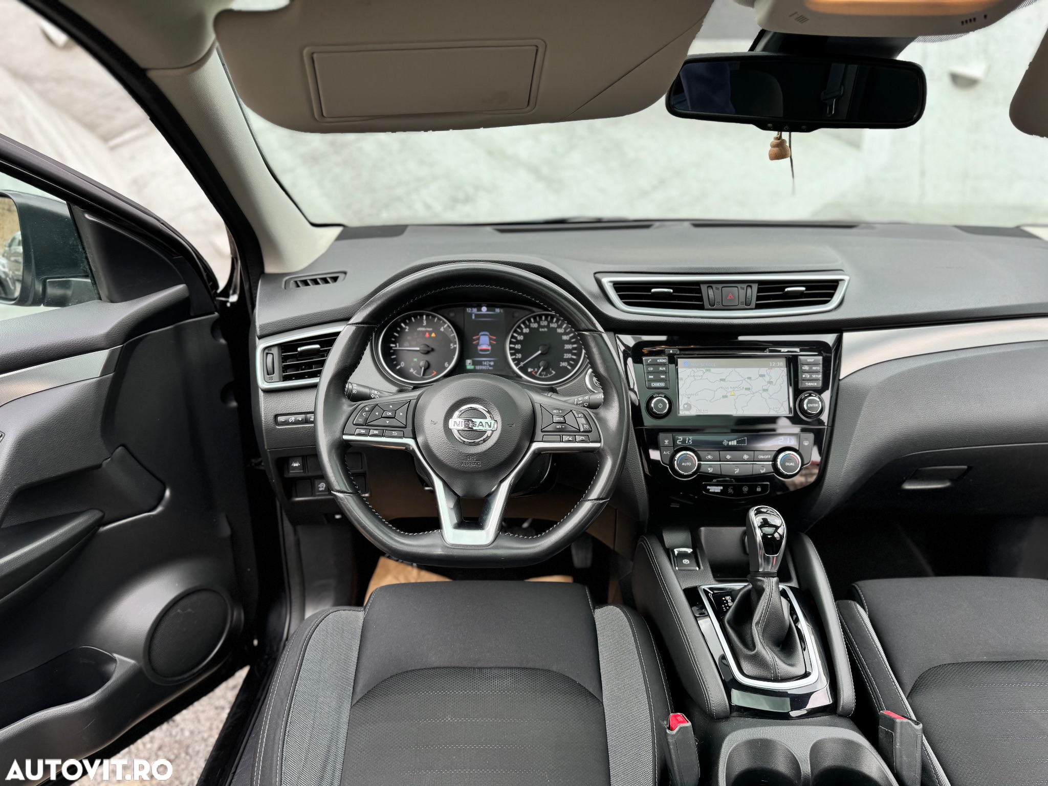 Nissan Qashqai 1.6 DCI Xtronic TEKNA - 24